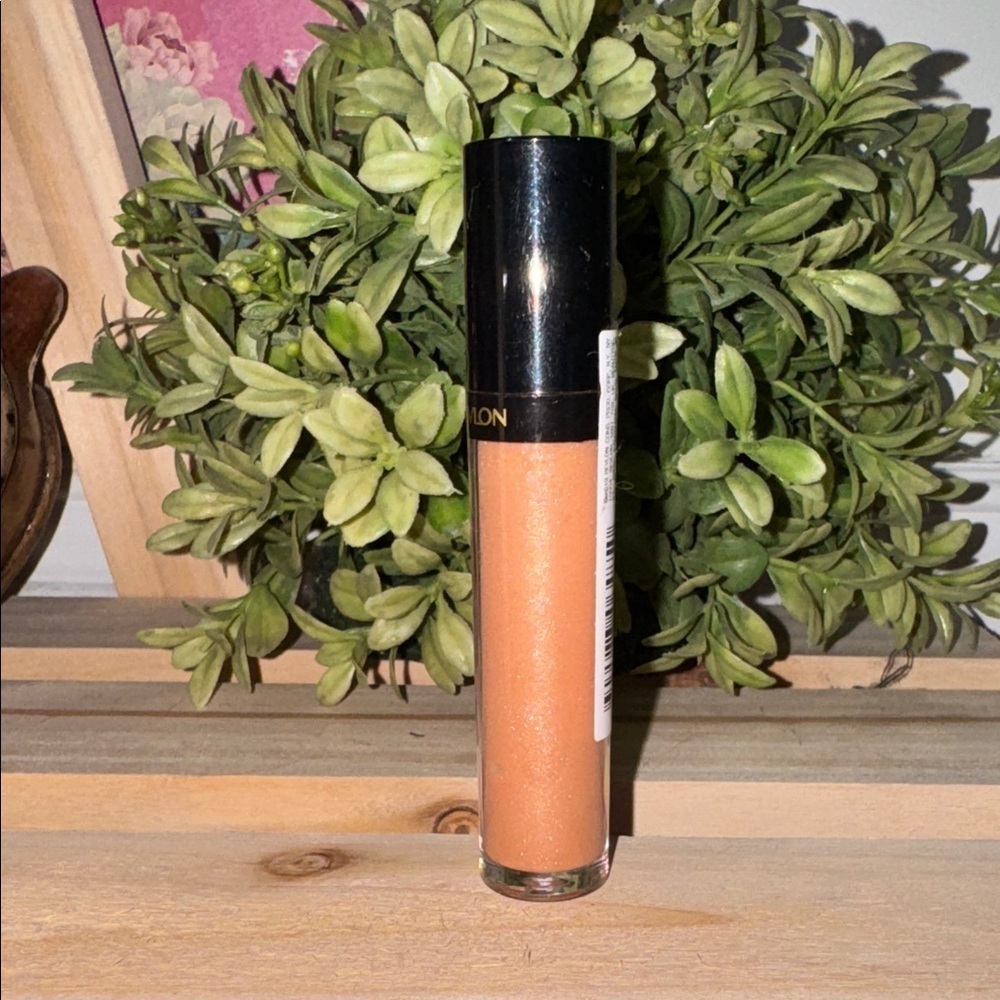 Revlon super illustrious the gloss in sandstorm new sealed shimmery nude